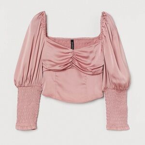 Puff sleeve blouse H&M. Square neck line. Long sleeve.